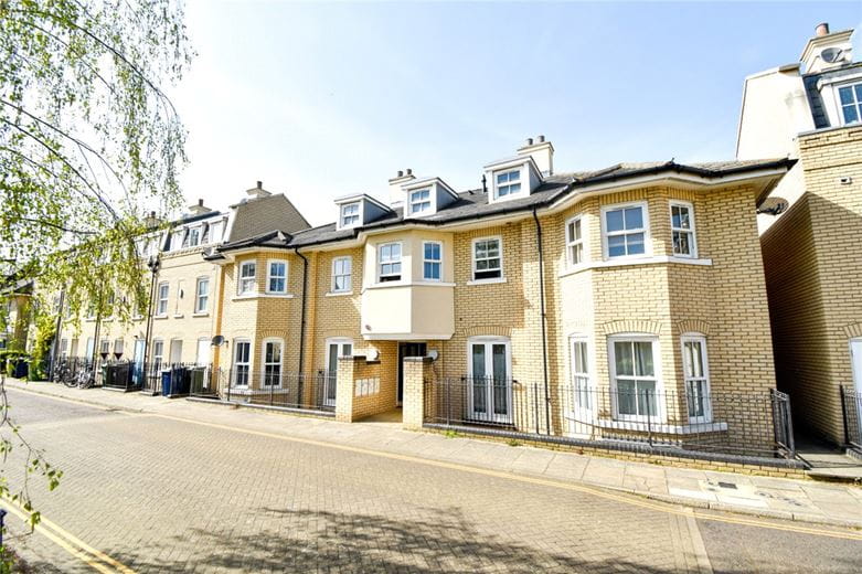 1 bedroom flat, St Matthews Gardens, Cambridge CB1 - Let Agreed