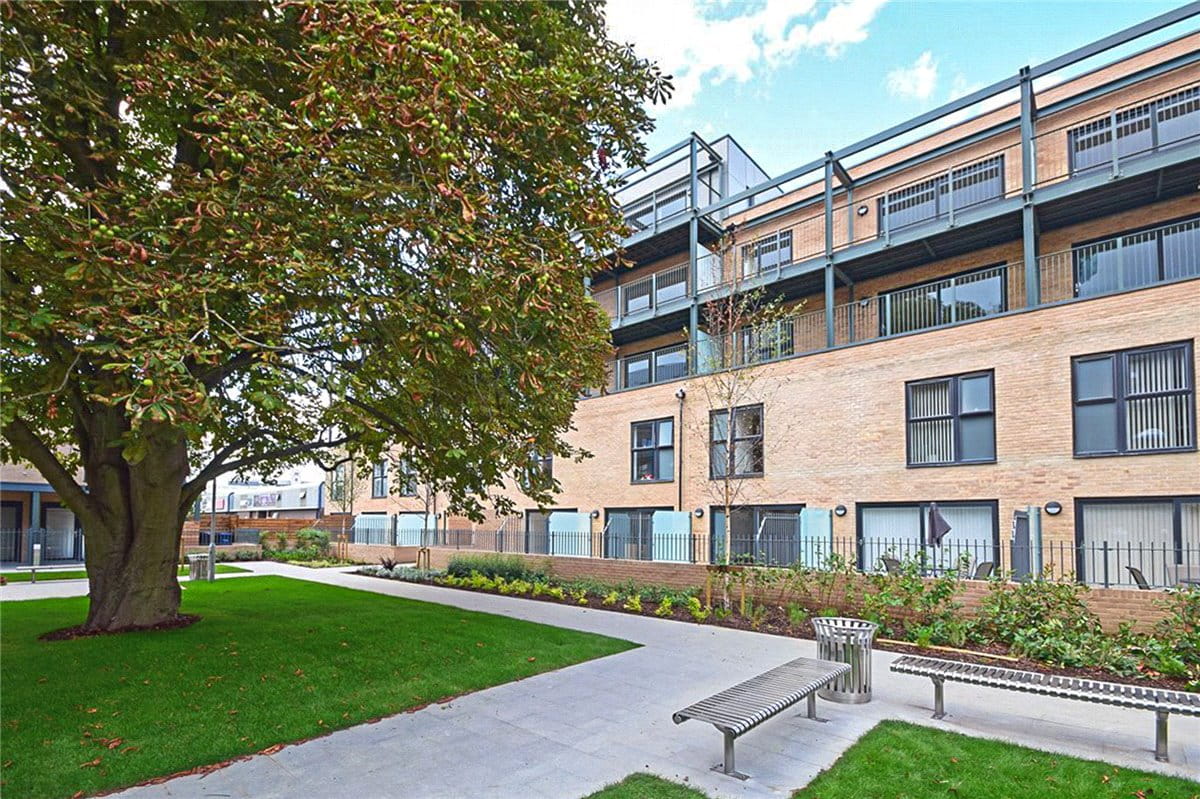 2 bedroom flat, Flamsteed Close, Cambridge CB1 - Let Agreed