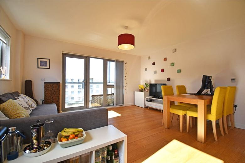 2 bedroom flat, Glenalmond Avenue, Cambridge CB2 - Let Agreed