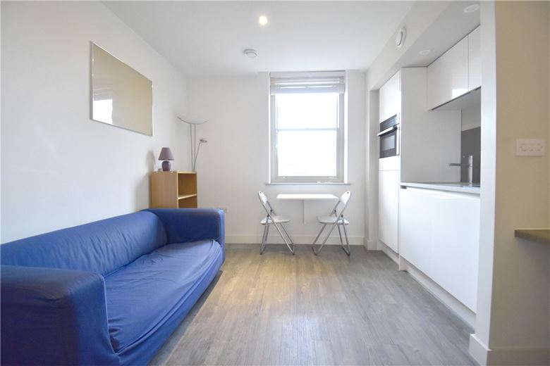  bedroom flat, The Newton, 81 Humberstone Road CB4