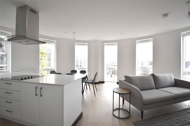 2 bedroom flat, 3 Station Square, Cambridge CB1
