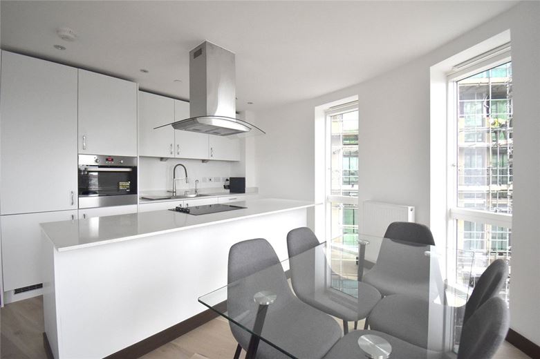 2 bedroom flat, 3 Station Square, Cambridge CB1