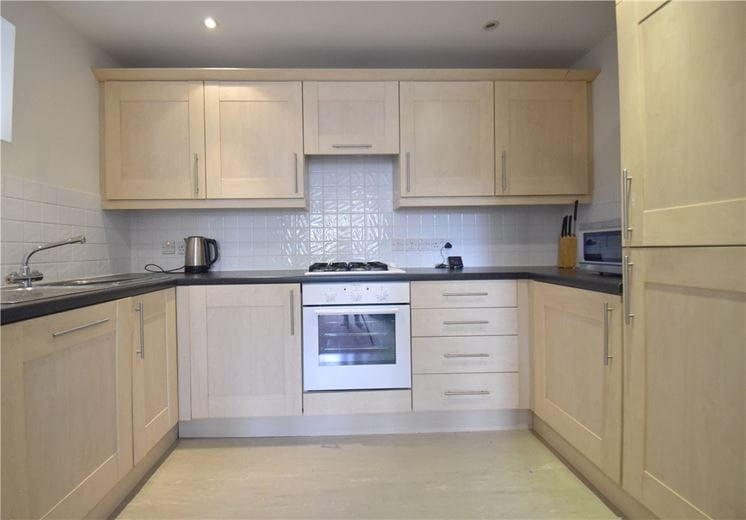 2 bedroom flat, Brookwood House, 226A Histon Road CB4