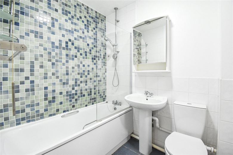 2 bedroom house, Lucerne Close, Cambridge CB1 - Let Agreed