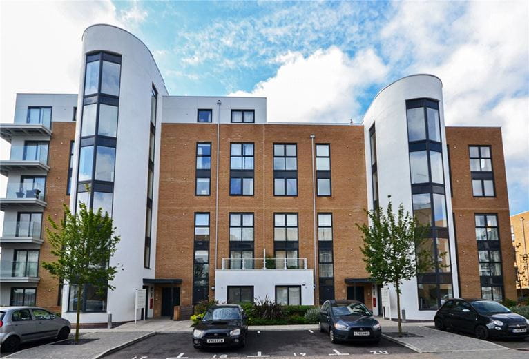 2 bedroom flat, Pym Court, Cromwell Road CB1