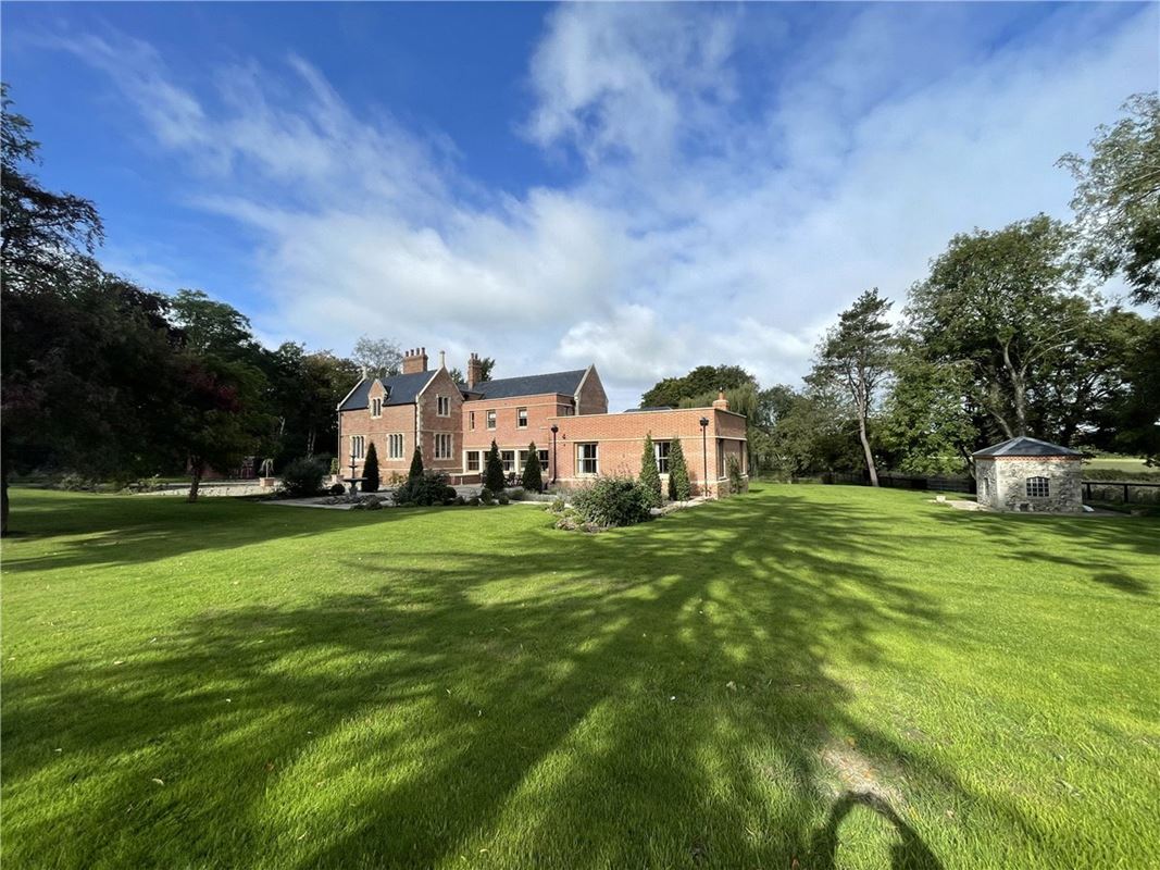 6 bedroom house, Newmarket Road, Kirtling CB8