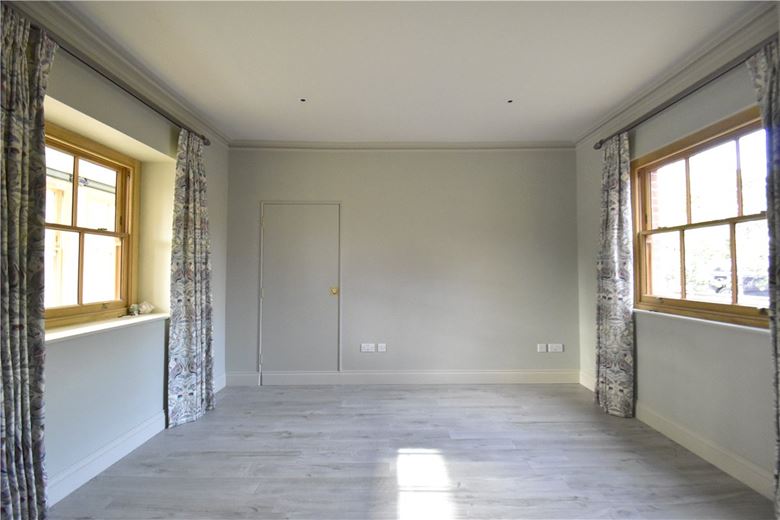 6 bedroom house, Newmarket Road, Kirtling CB8