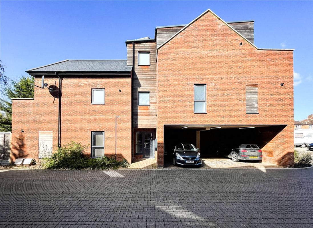 1 bedroom flat, Perne Close, Cambridge CB1 - Available