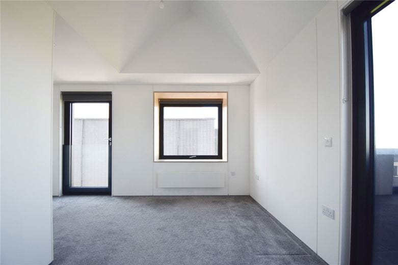 5 bedroom house, Lockhart Way, Northstowe CB24 - Available