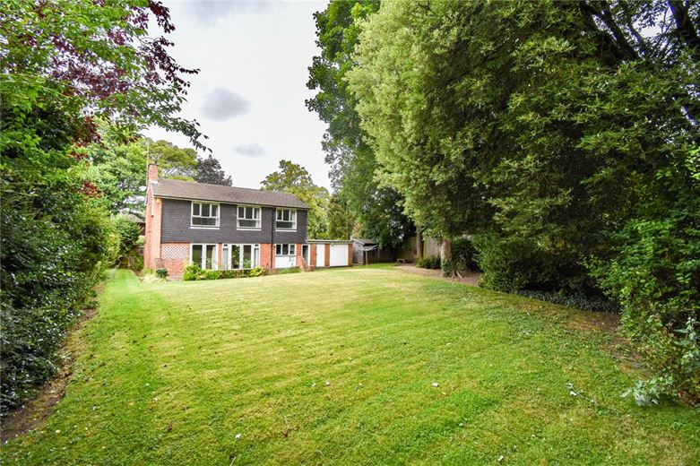 4 bedroom house, Spinney Drive, Great Shelford CB22 - Available