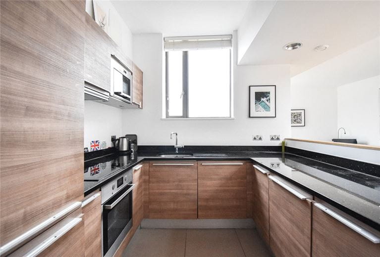 2 bedroom flat, Christ's Lane, Cambridge CB1 - Available