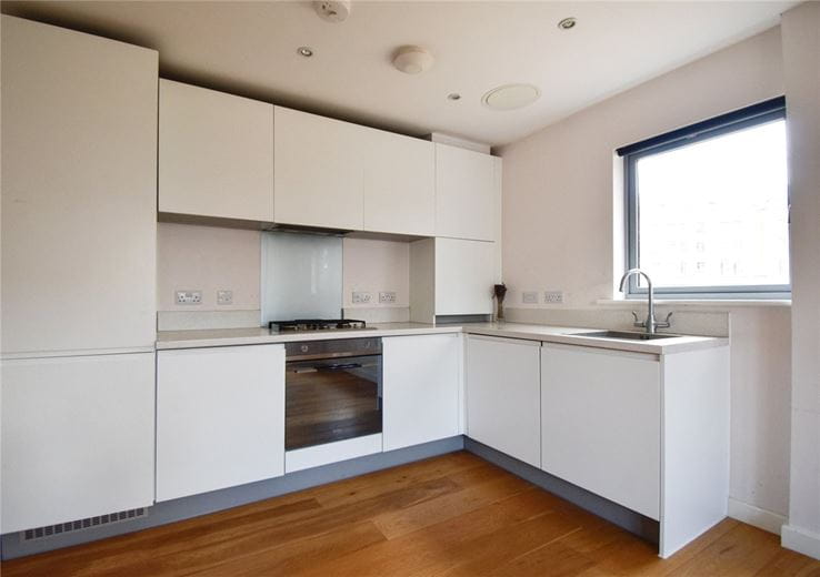 2 bedroom flat, Glenalmond Avenue, Cambridge CB2 - Available