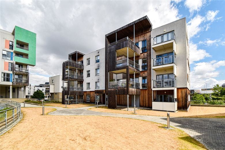 2 bedroom flat, Glenalmond Avenue, Cambridge CB2 - Available
