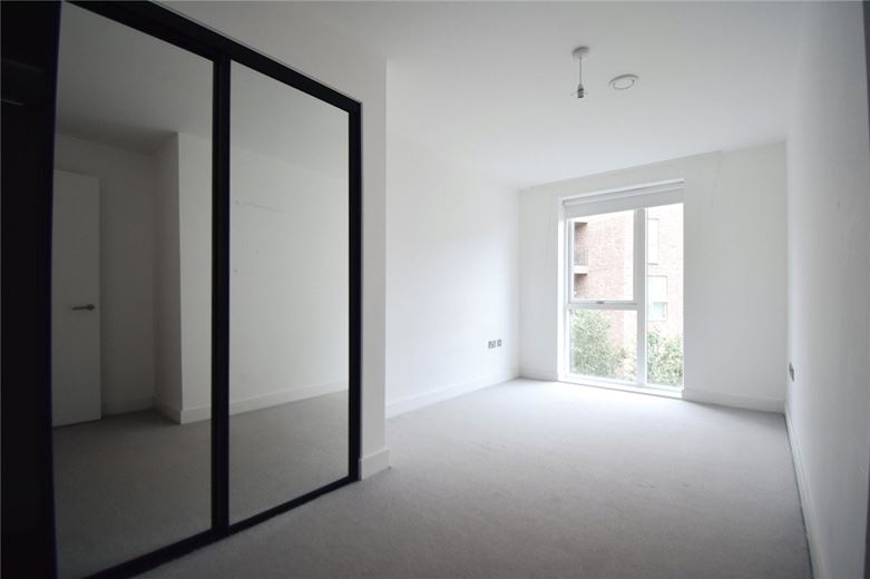 3 bedroom flat, Scholars Court, Harrison Drive CB2