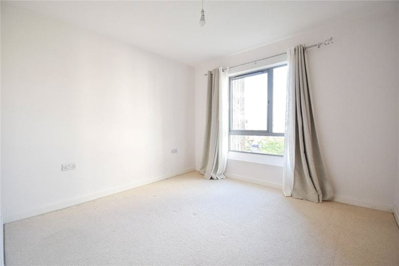 2 bedroom flat, Glenalmond Avenue, Cambridge CB2 - Available