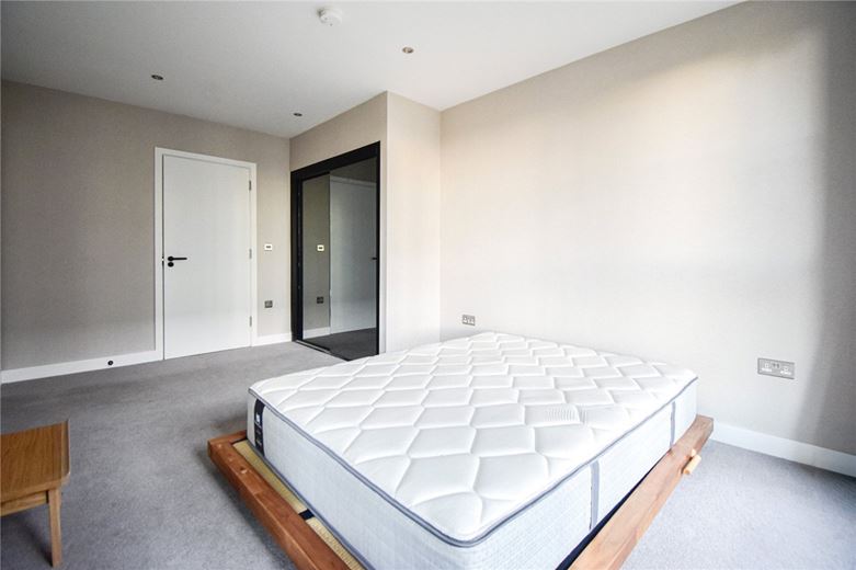2 bedroom flat, Turing Way, Cambridge CB3 - Available