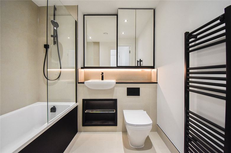 2 bedroom flat, Turing Way, Cambridge CB3 - Available