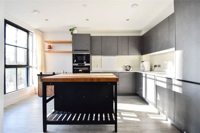 2 bedroom flat, Turing Way, Cambridge CB3 - Available