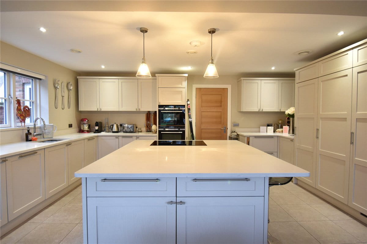 4 bedroom house, Constable Place, East Street CB10 - Let Agreed