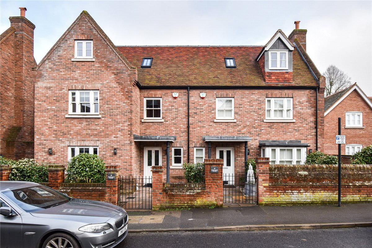 4 bedroom house, Constable Place, East Street CB10 - Let Agreed