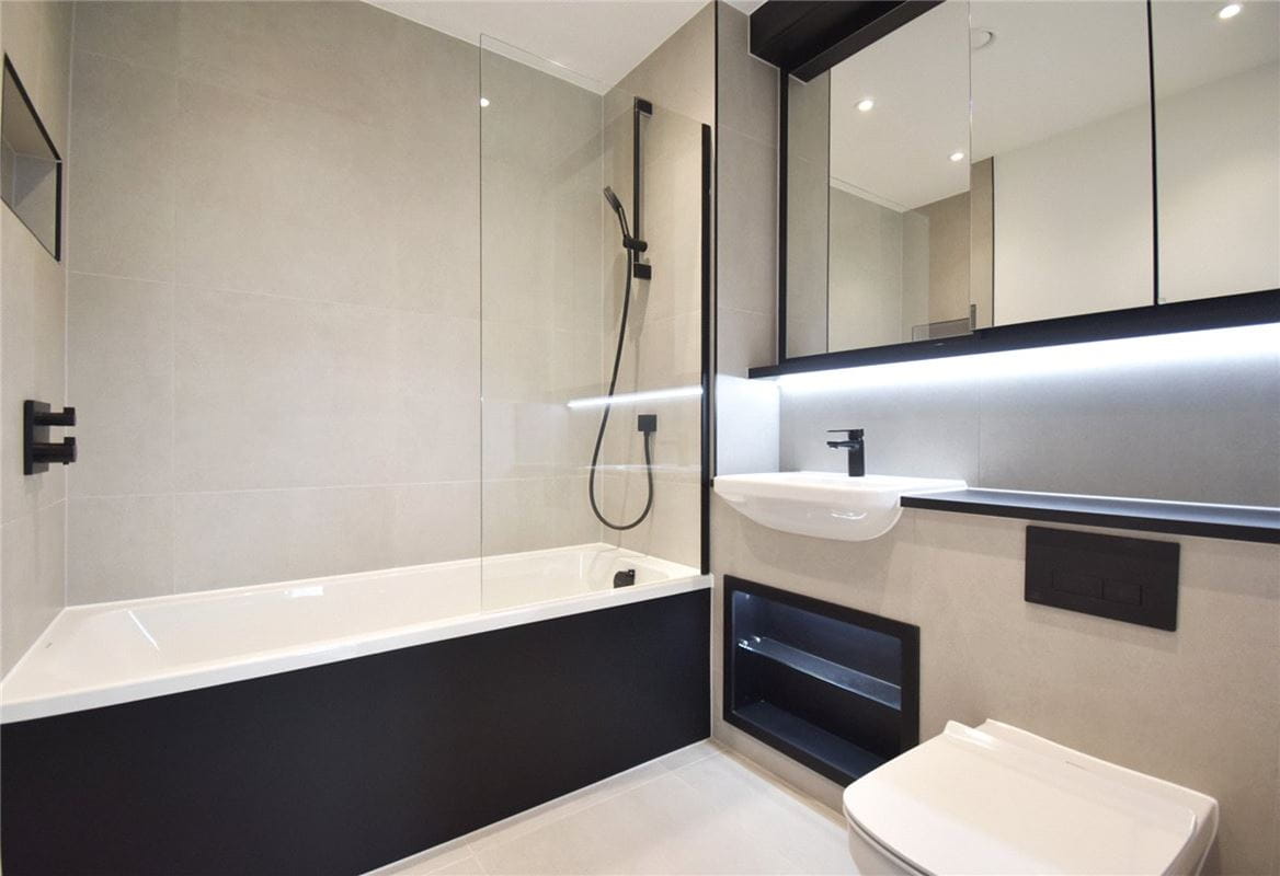 1 bedroom flat, Appleton Way, Cambridge CB3 - Available