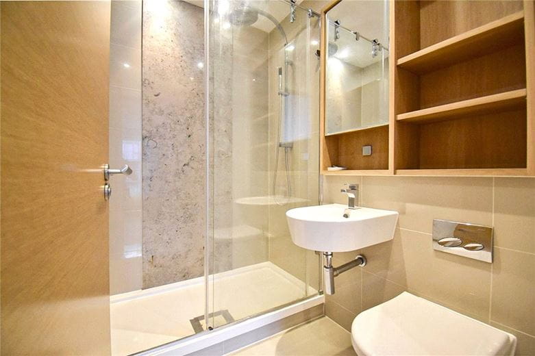 2 bedroom flat, Keynes House, Kingsley Walk CB5 - Let Agreed