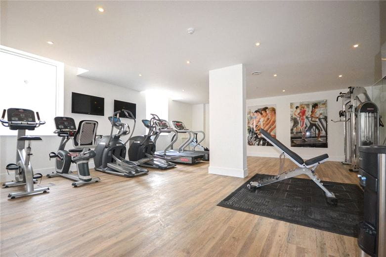 2 bedroom flat, Keynes House, Kingsley Walk CB5 - Let Agreed