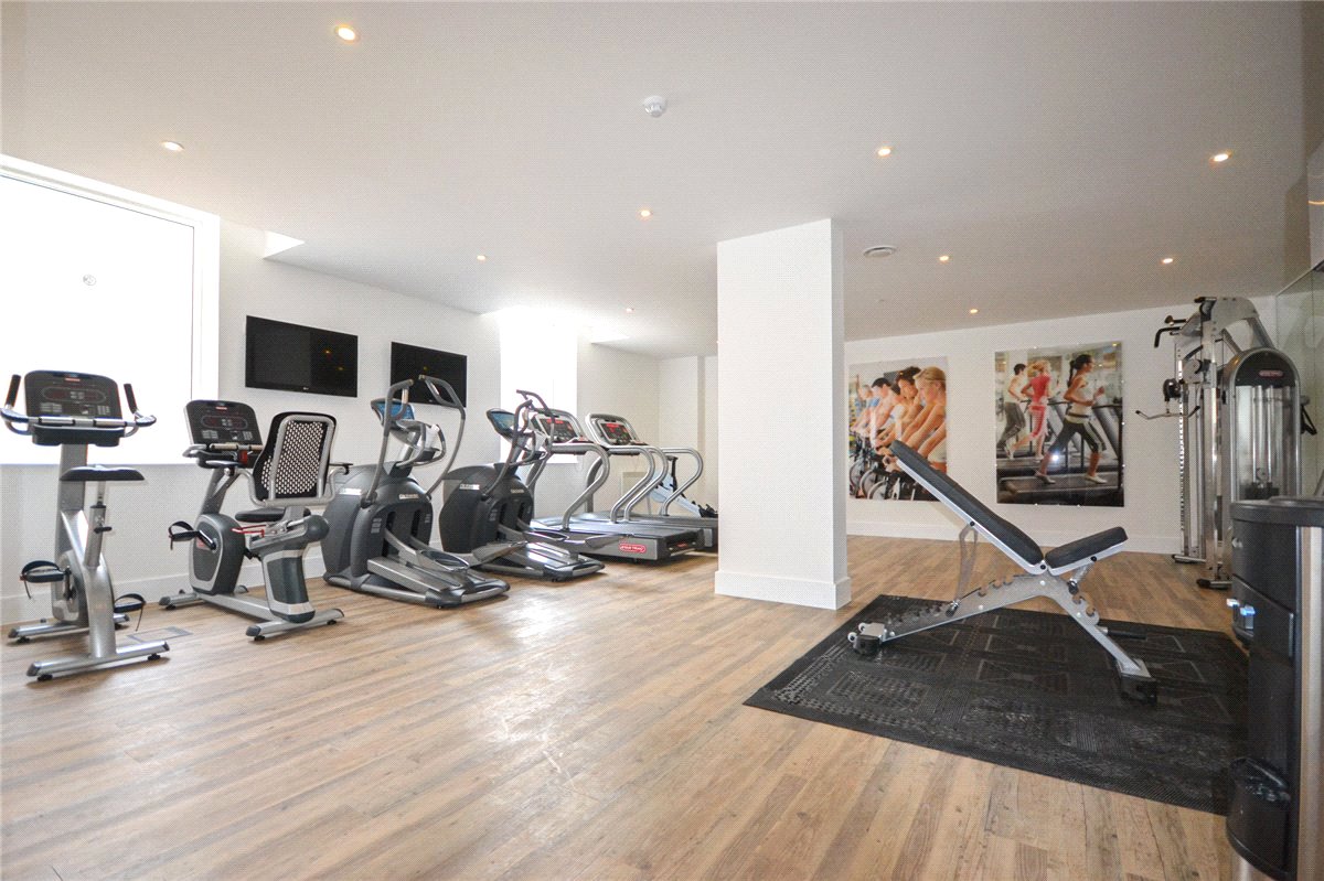 2 bedroom flat, Keynes House, Kingsley Walk CB5 - Let Agreed