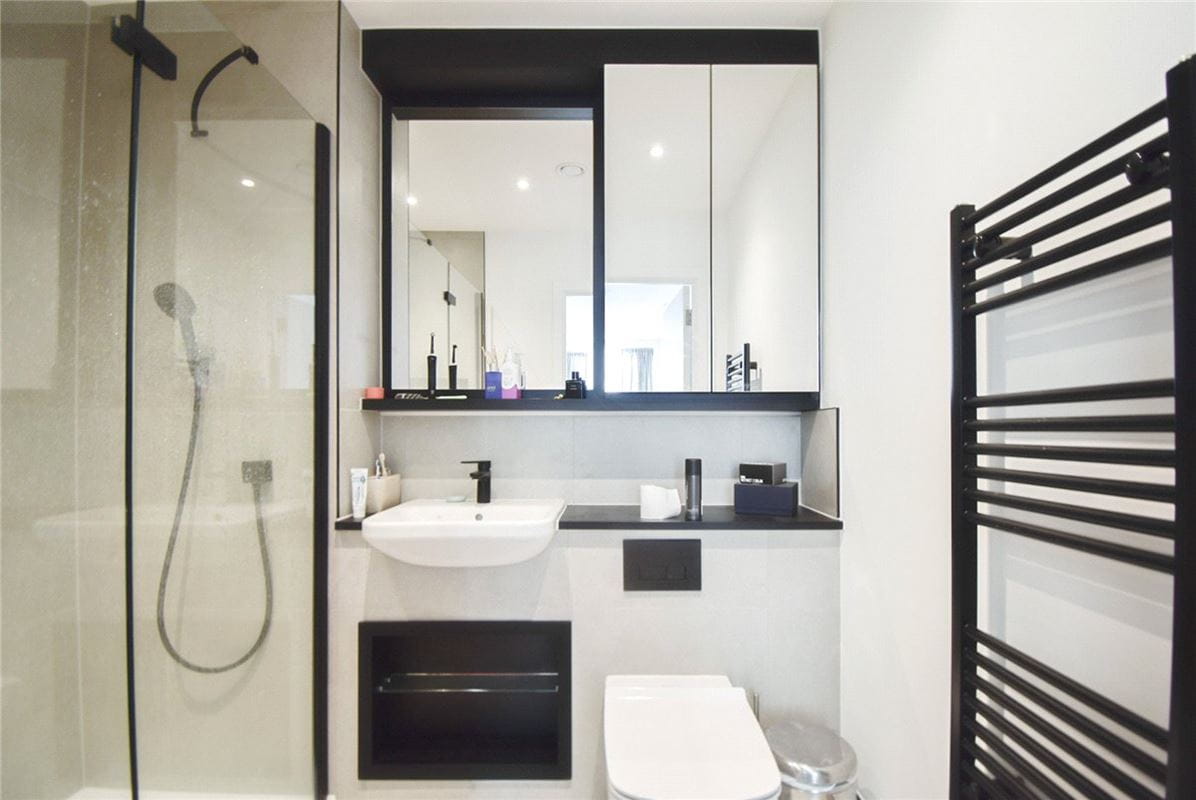 2 bedroom flat, Aston Terrace, Cambridge CB3 - Available