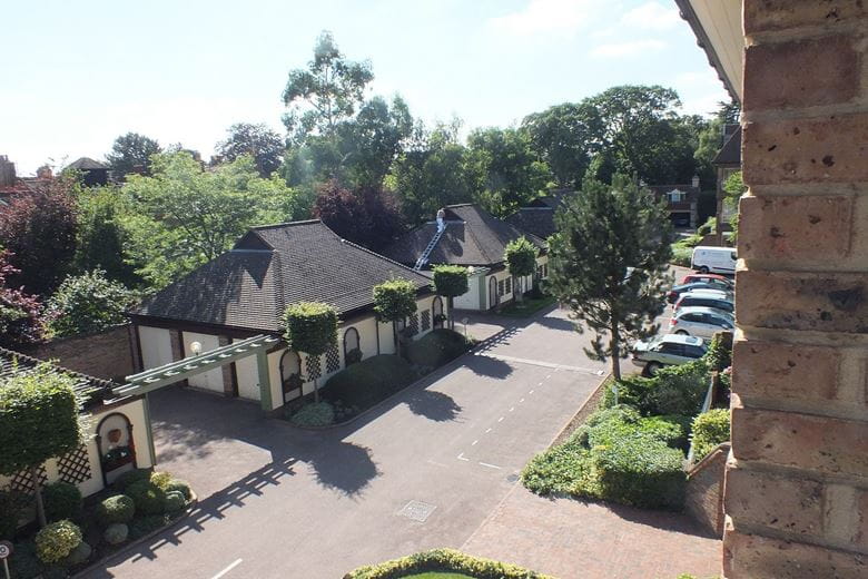 3 bedroom flat, The Oasthouse, Pinehurst South CB3