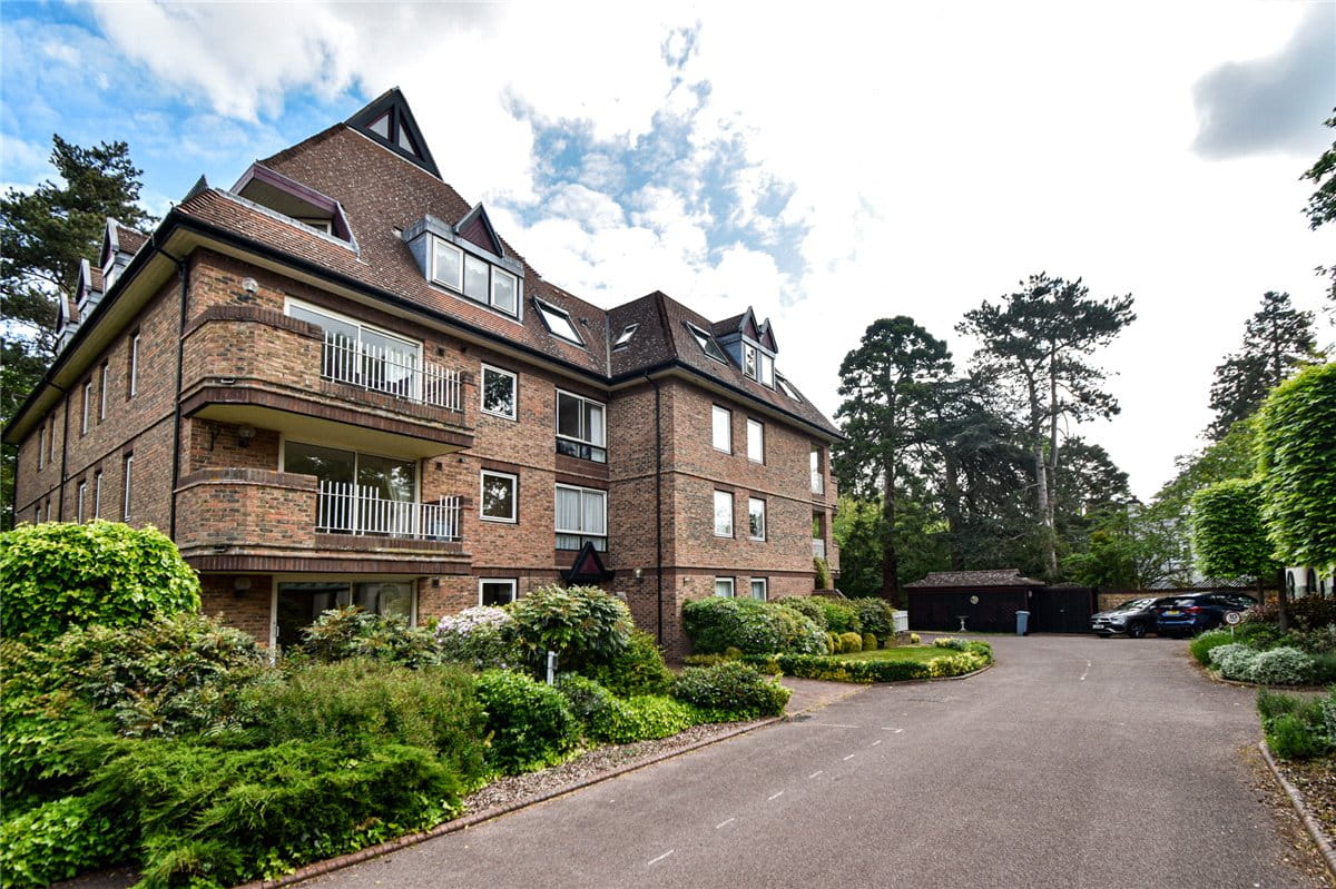 3 bedroom flat, The Oasthouse, Pinehurst South CB3