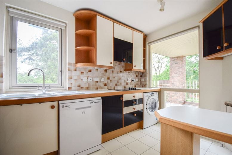 3 bedroom flat, The Oasthouse, Pinehurst South CB3