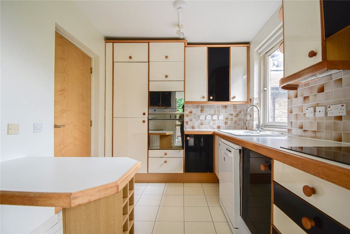3 bedroom flat, The Oasthouse, Pinehurst South CB3