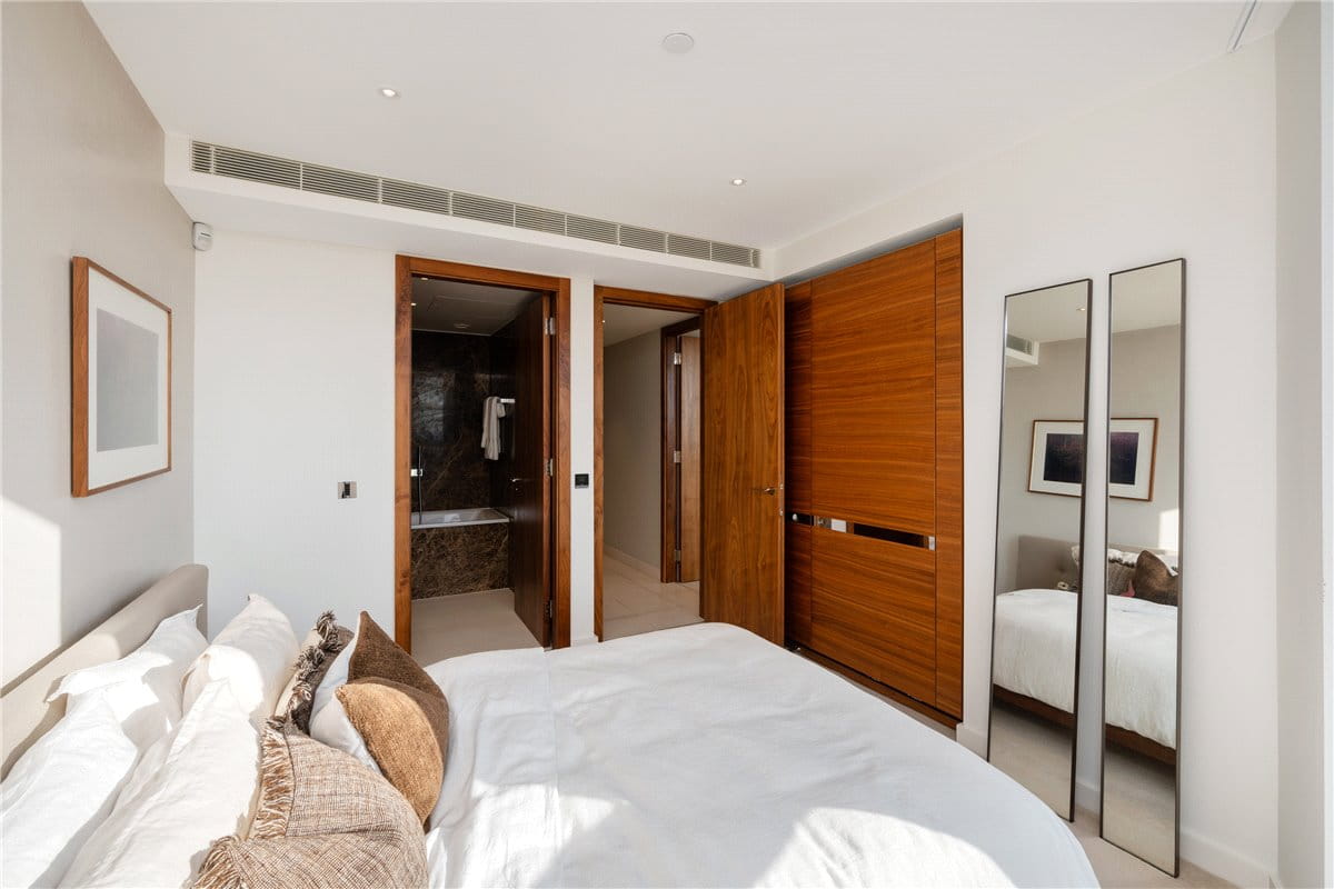  bedroom flat, Waterfront Drive, Chelsea Waterfront SW10 - Available