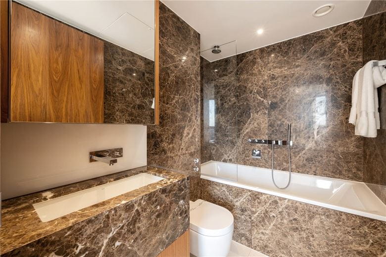 4 bedroom flat, Waterfront Drive, Chelsea Waterfront SW10 - Available