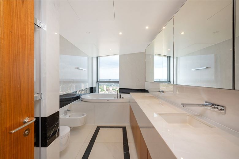 5 bedroom flat, Waterfront Drive, Chelsea Waterfront SW10 - Available