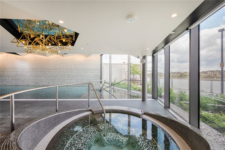 3 bedroom flat, Waterfront Drive, Chelsea Waterfront SW10 - Available