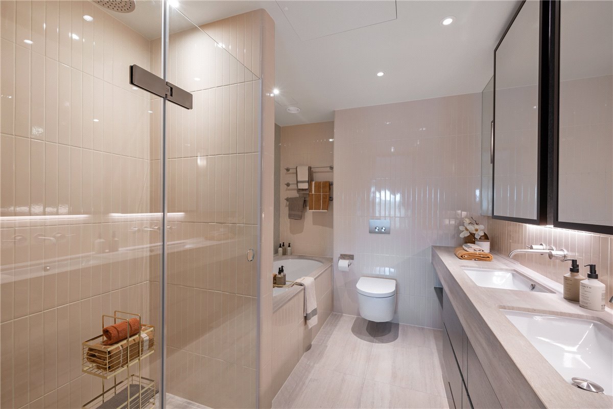 4 bedroom flat, Waterfront Drive, Chelsea Waterfront SW10 - Available