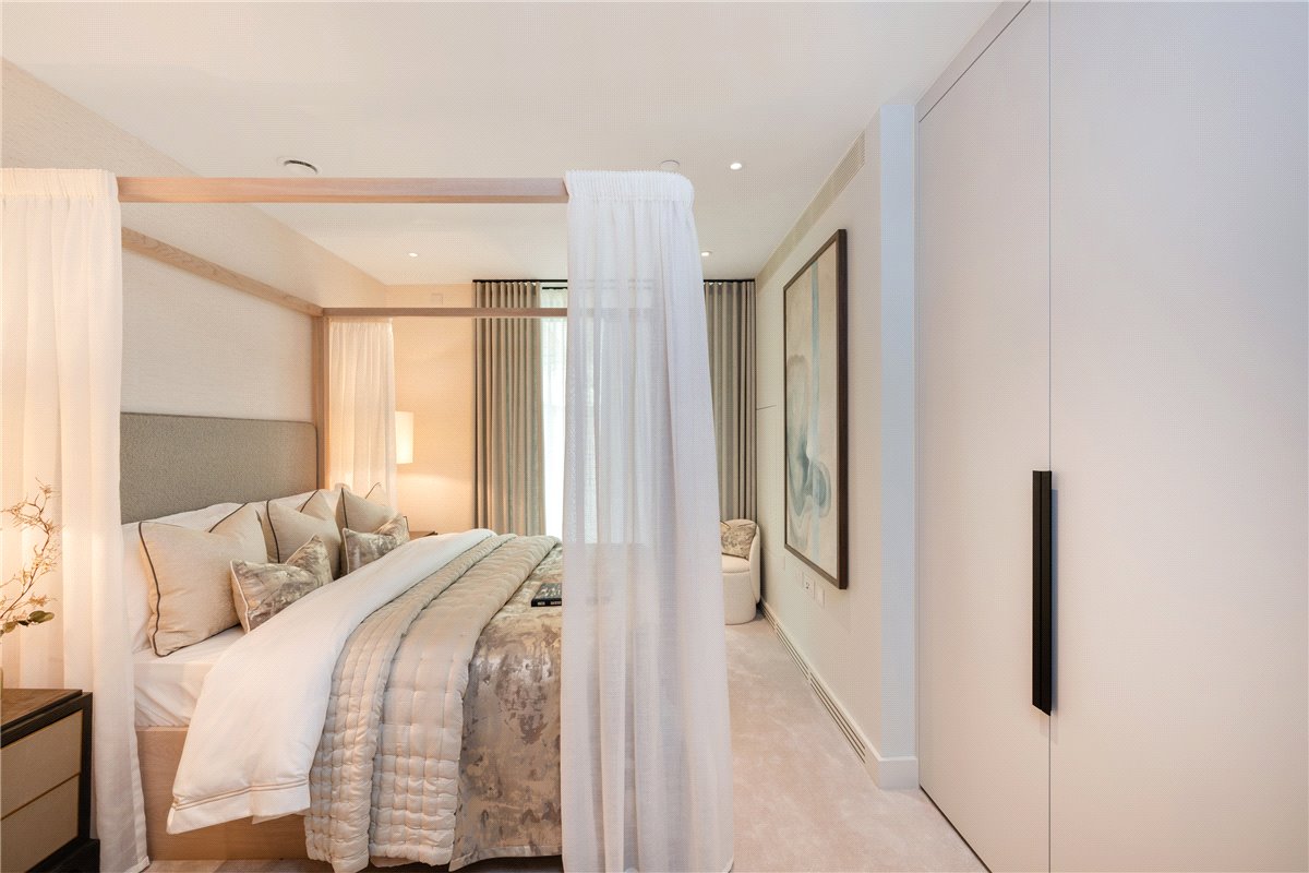 5 bedroom flat, Waterfront Drive, Chelsea Waterfront SW10 - Available