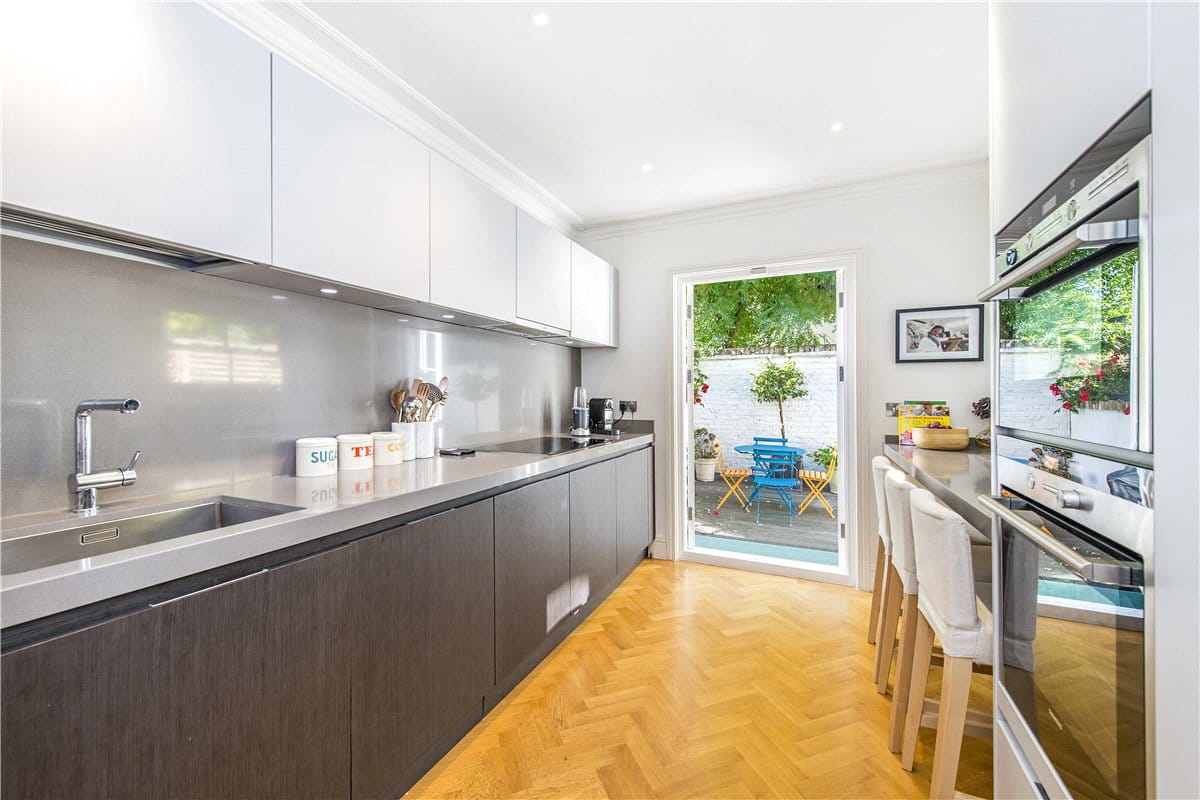 4 bedroom house, Limerston Street, Chelsea SW10 - Sold