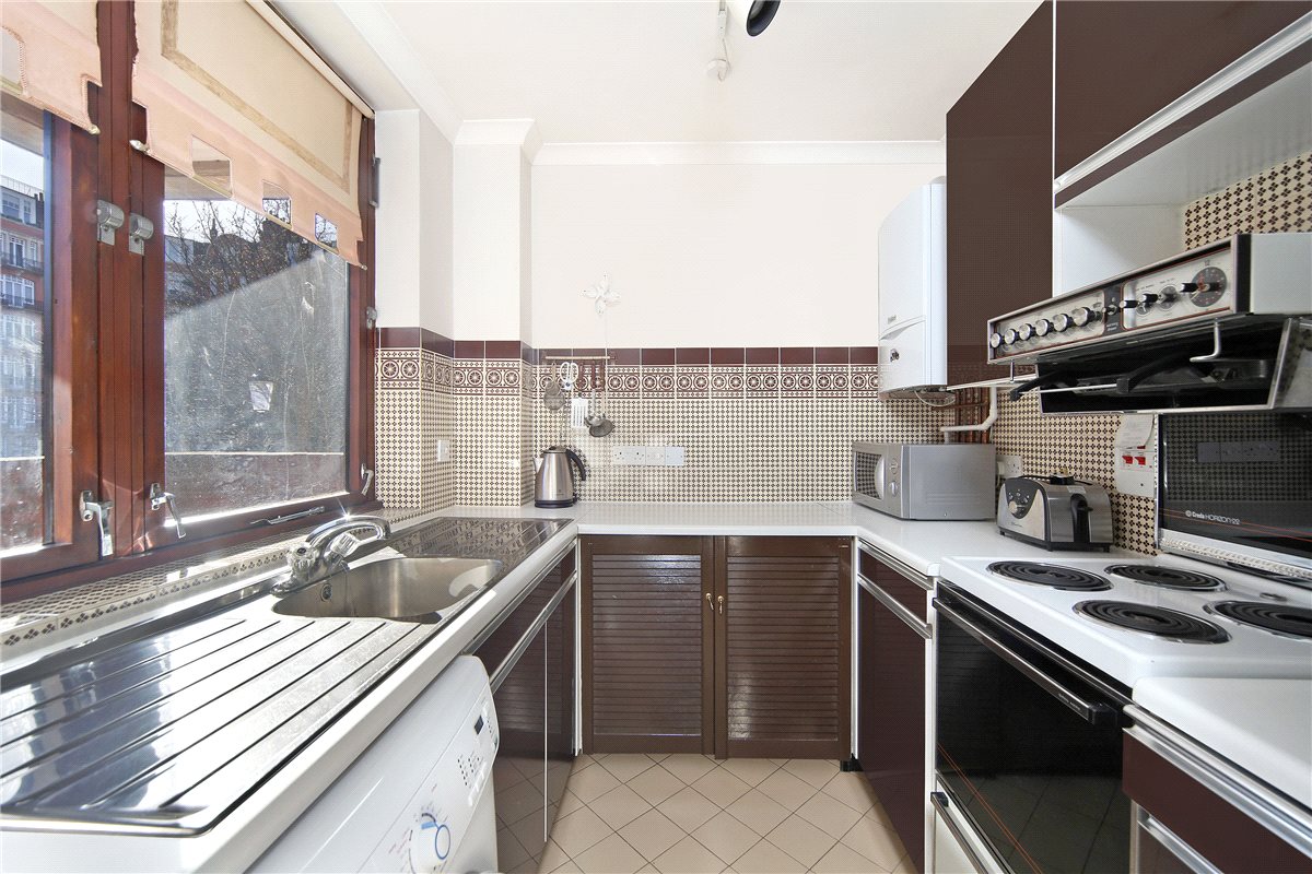 2 bedroom flat, Manderley, Oakwood Court W14 - Sold