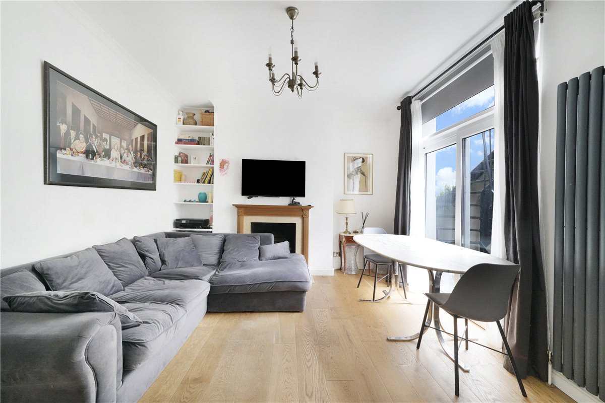 2 bedroom flat, Warwick Way, Pimlico SW1V - Available