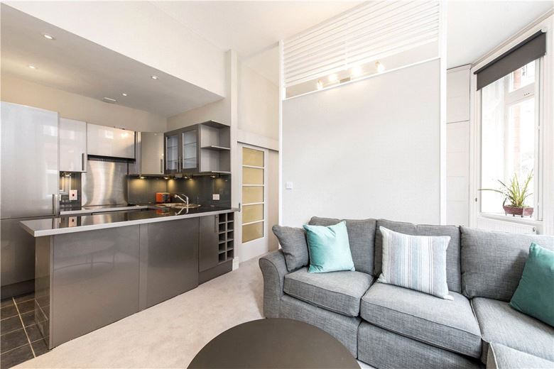  bedroom flat, Pont Street, Knightsbridge SW1X - Available