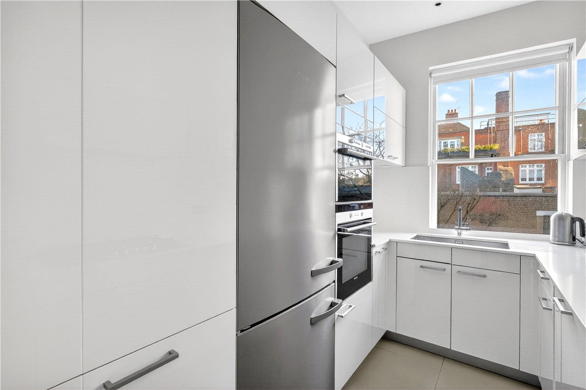 4 bedroom flat, Wynnstay Gardens, Kensington W8 - Available