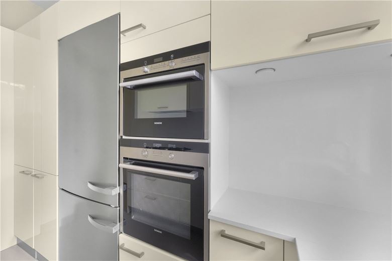 4 bedroom flat, Wynnstay Gardens, Kensington W8 - Available