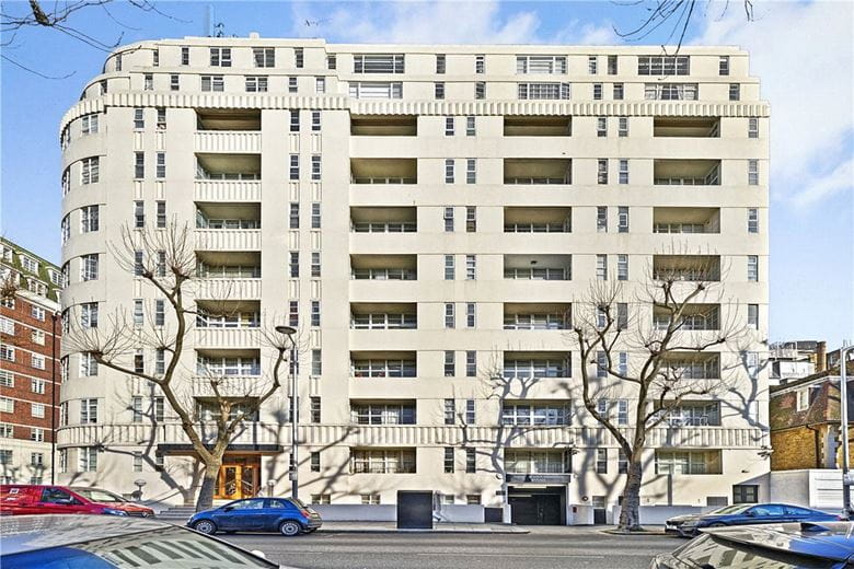  bedroom flat, Sloane Avenue Mansions, Sloane Avenue SW3 - Available