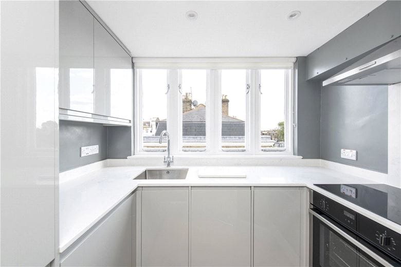 2 bedroom flat, Coleherne Road, London SW10 - Available