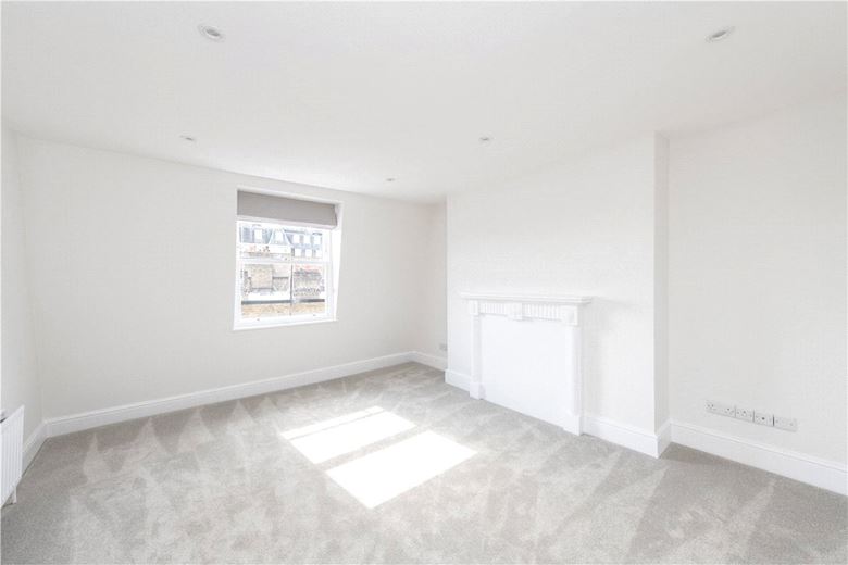 2 bedroom flat, Coleherne Road, West Brompton SW10 - Available