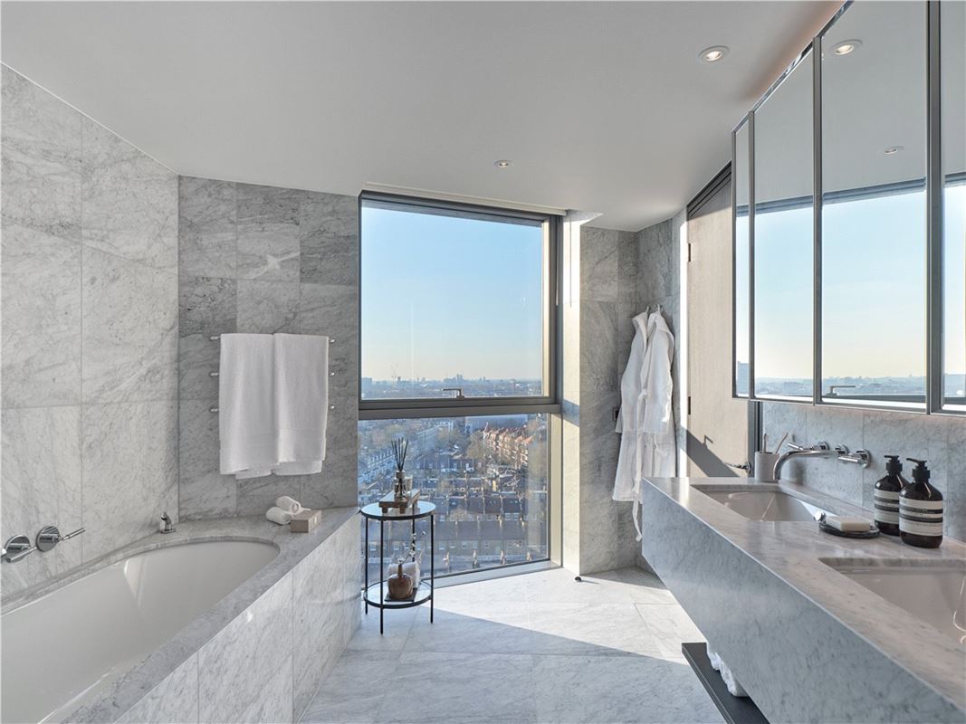 4 bedroom flat, Waterfront Drive, Chelsea Waterfront SW10 - Available