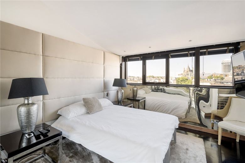 3 bedroom flat, Harrington Road, South Kensington SW7 - Available